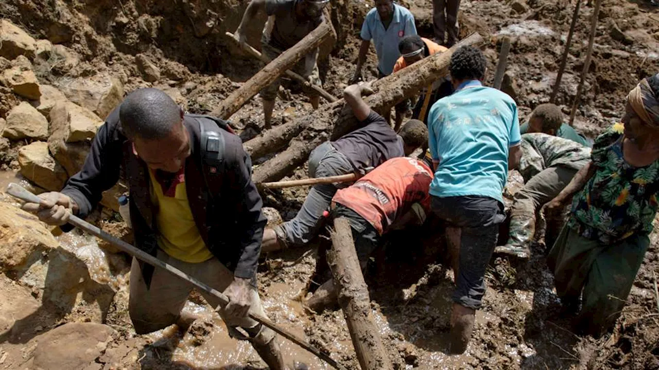 Papua New Guinea halts landslide recovery efforts amid further risk