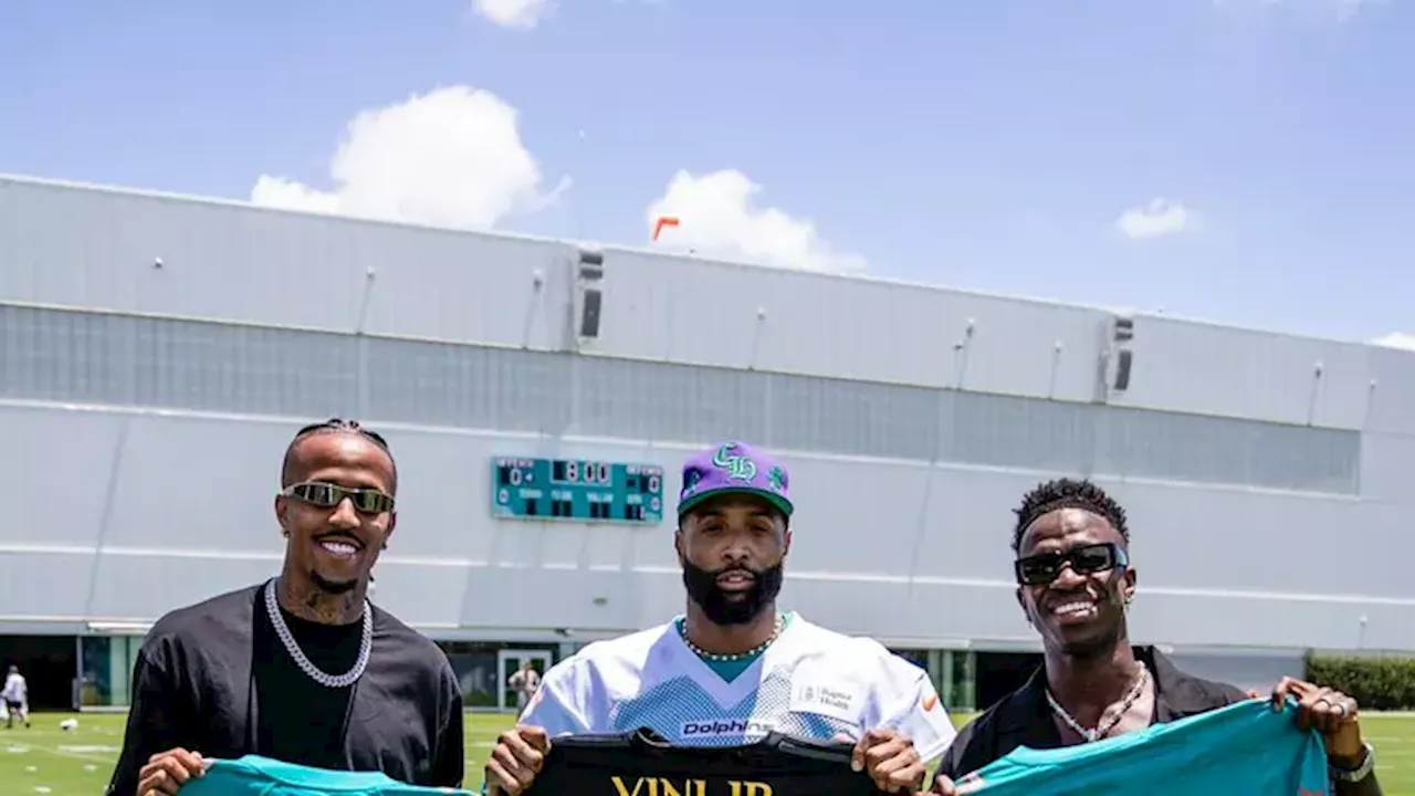 Vinicius Jr. y Éder Militao visitan a los Miami Dolphins