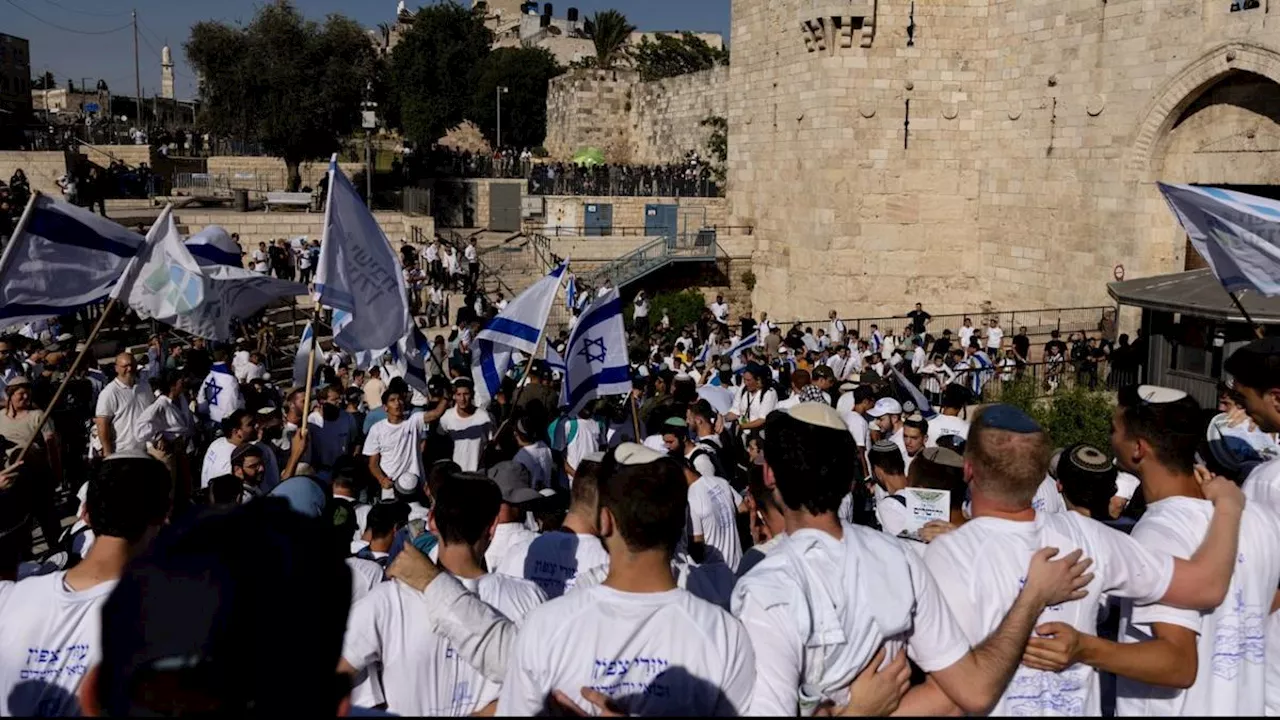 Israeli Nationalists March in Jerusalem, Chant Anti-Arab Slogans