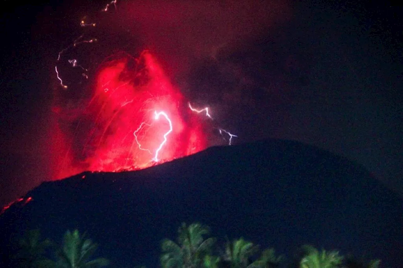 East Indonesian volcano erupts three times