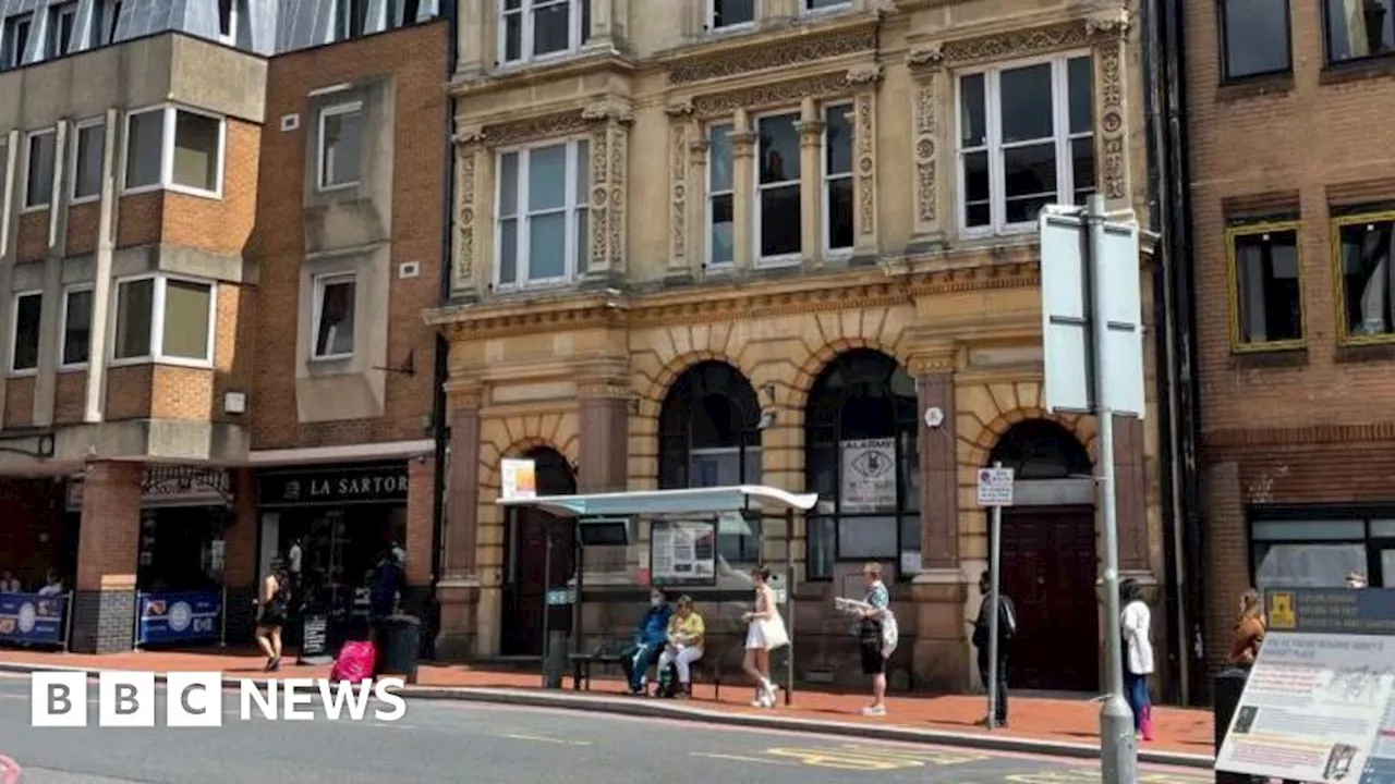 Reading: Old NatWest building conversion delayed