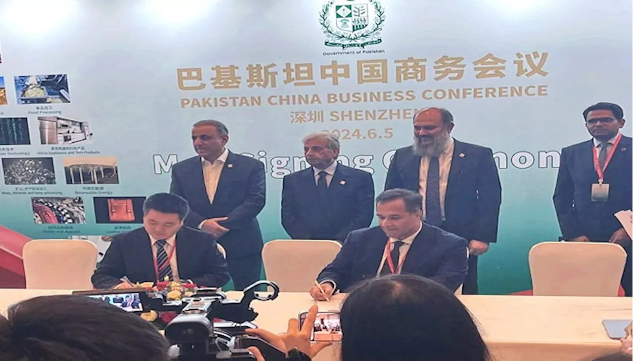 CEO AsiaPak, DAEWOO Express Shaheryar Chishty signs MOUs with Chinese firms on Thar Coal Gasification, Electric Bus Manufacturing.