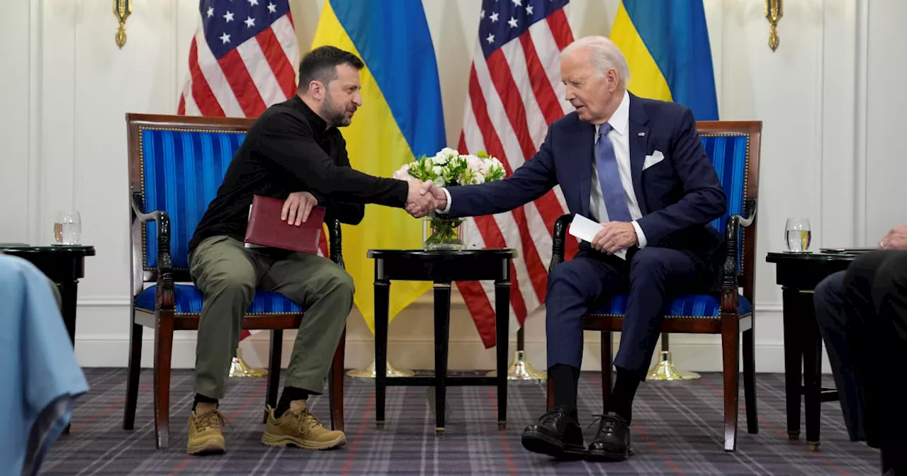 Biden apologizes to Ukrainian President Zelenskyy for holdup on military aid: 'We're still in'