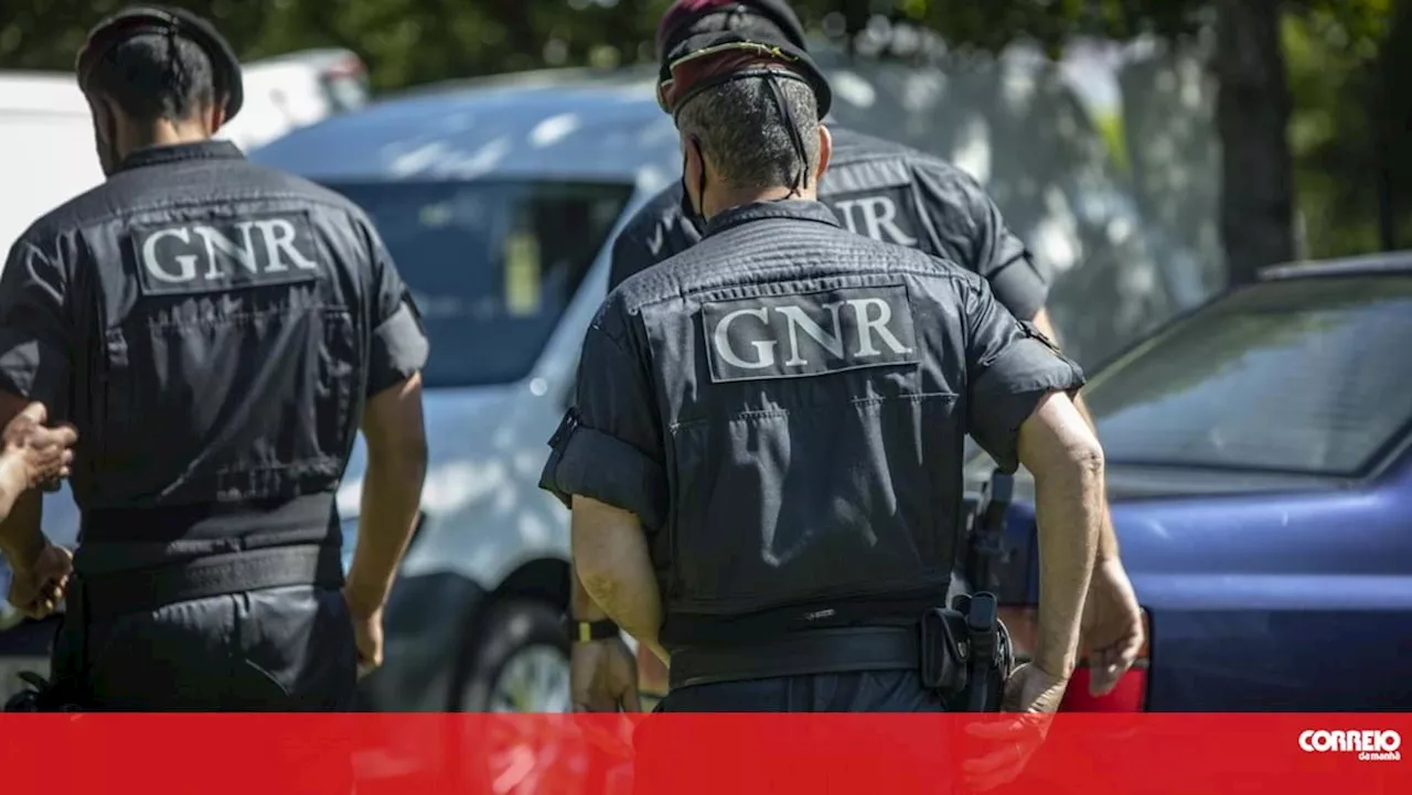 Três homens detidos em flagrante delito a tentarem furtar carro em Oliveira do Bairro