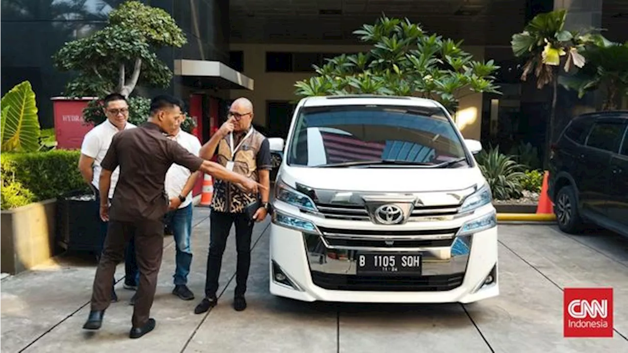 Diperiksa KPK, Putra SYL Kemal Redindo Serahkan Toyota Vellfire