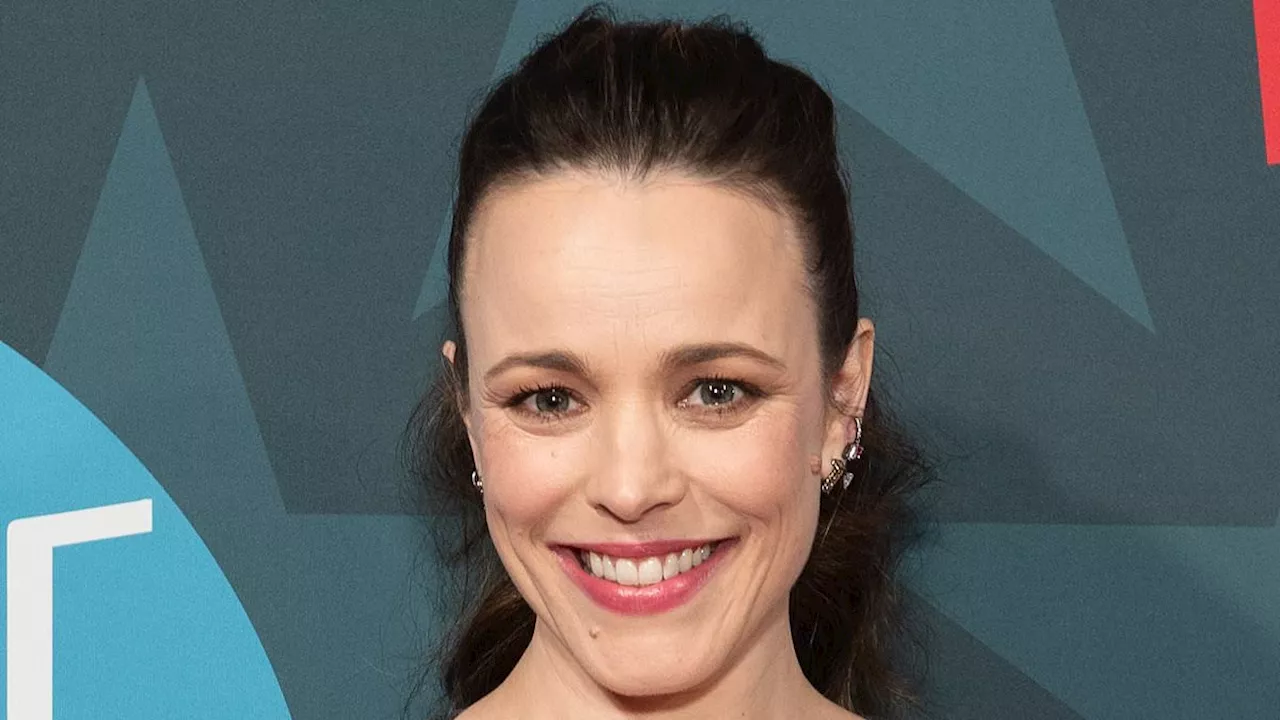 Rachel McAdams is chic side at 24th Brodway.com Audience Choice Awards