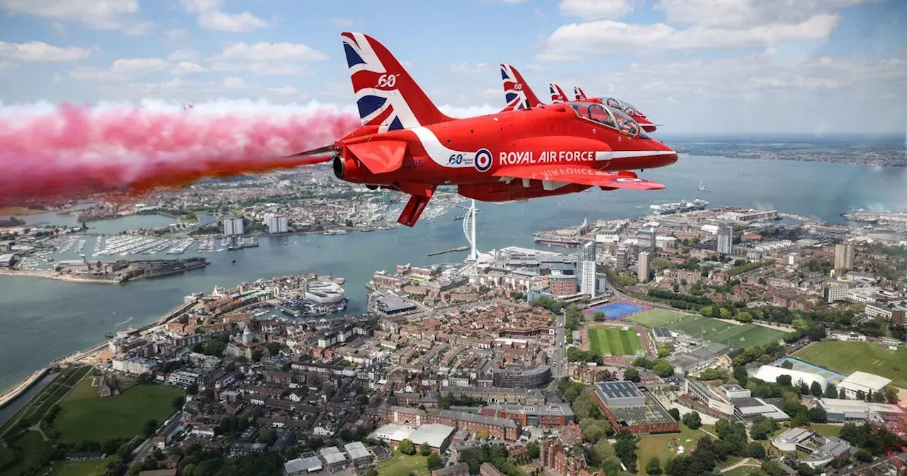 Things To Do Liverpool: Times you can see the Red Arrows as they fly ...