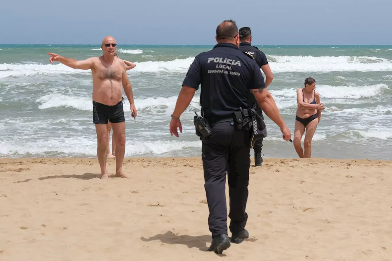 Dos personas ahogadas al intentar rescatar a otros bañistas en una playa de Alicante