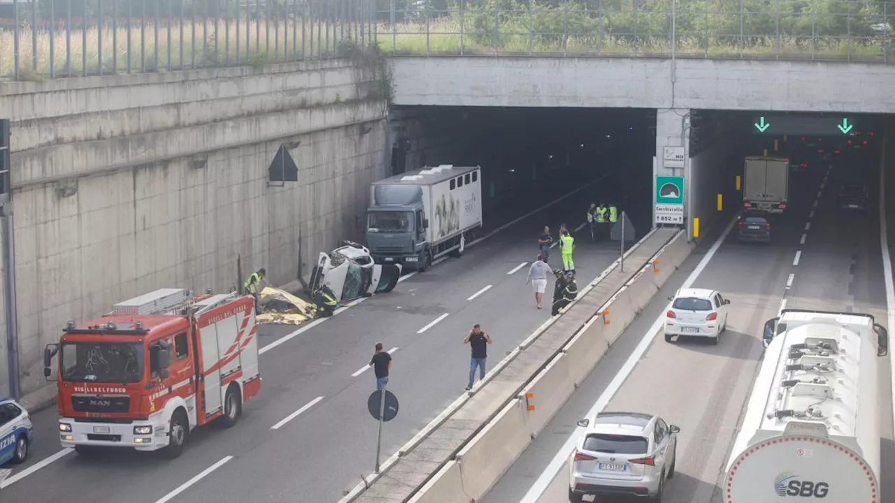 Auto contro camion nel Milanese, due morti e due feriti