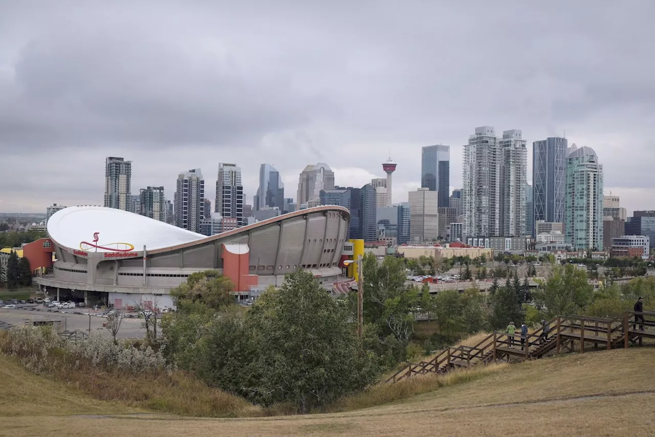 Calgarians urged to do better in curbing water use during unprecedented main break