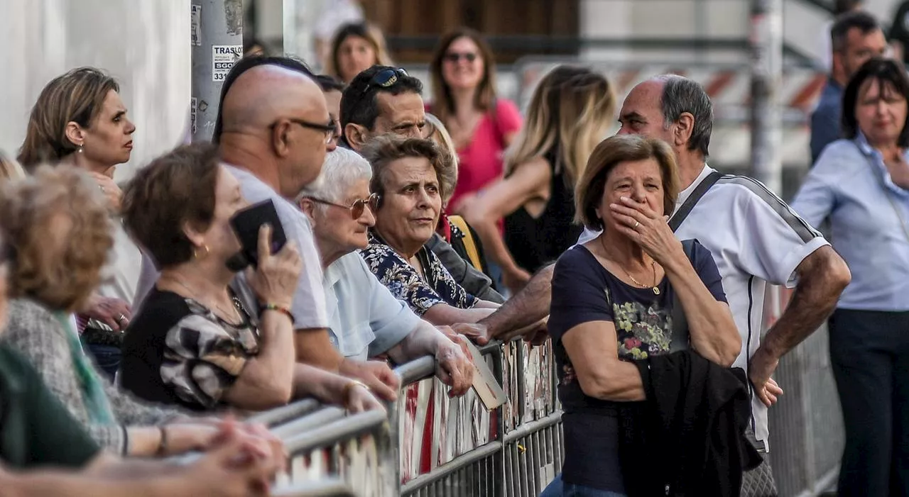 Il depistaggio del Papa: atteso a Casal Bertone, si presenta a Ottavia