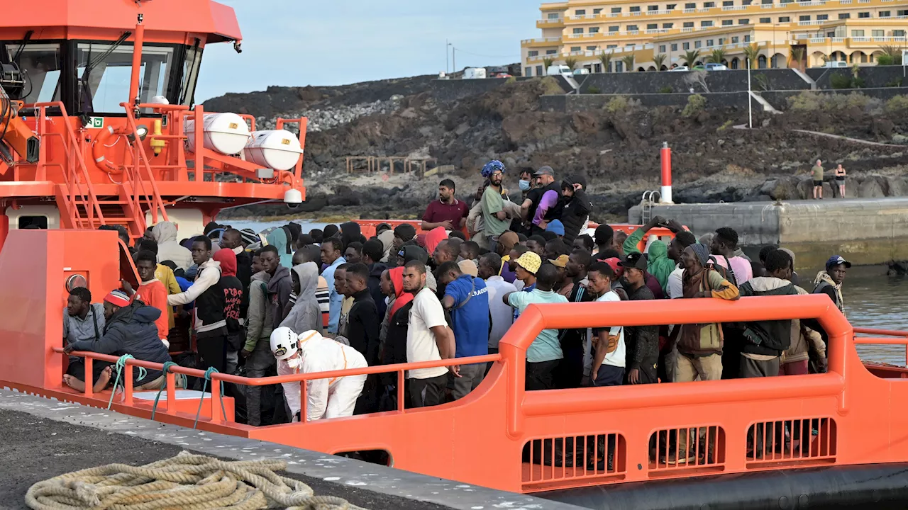 Masiva llegada de migrantes por la Ruta Canaria: casi 700 rescates en 24 horas