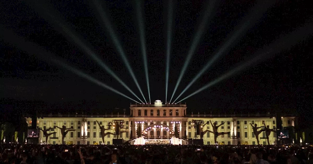 Sommernachtskonzert: Die Moldau fließt durch Schönbrunn