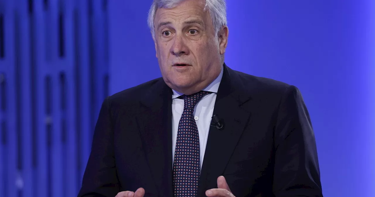 Antonio Tajani, sfida alla vigilia del voto: &#034;Forza Italia, l&#039;unico voto utile&#034;