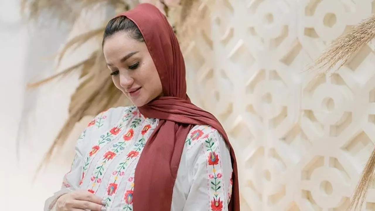 7 Momen Tengku Dewi Putri Gelar Pengajian 7 Bulanan Usai Gugat Cerai Andrew Andika