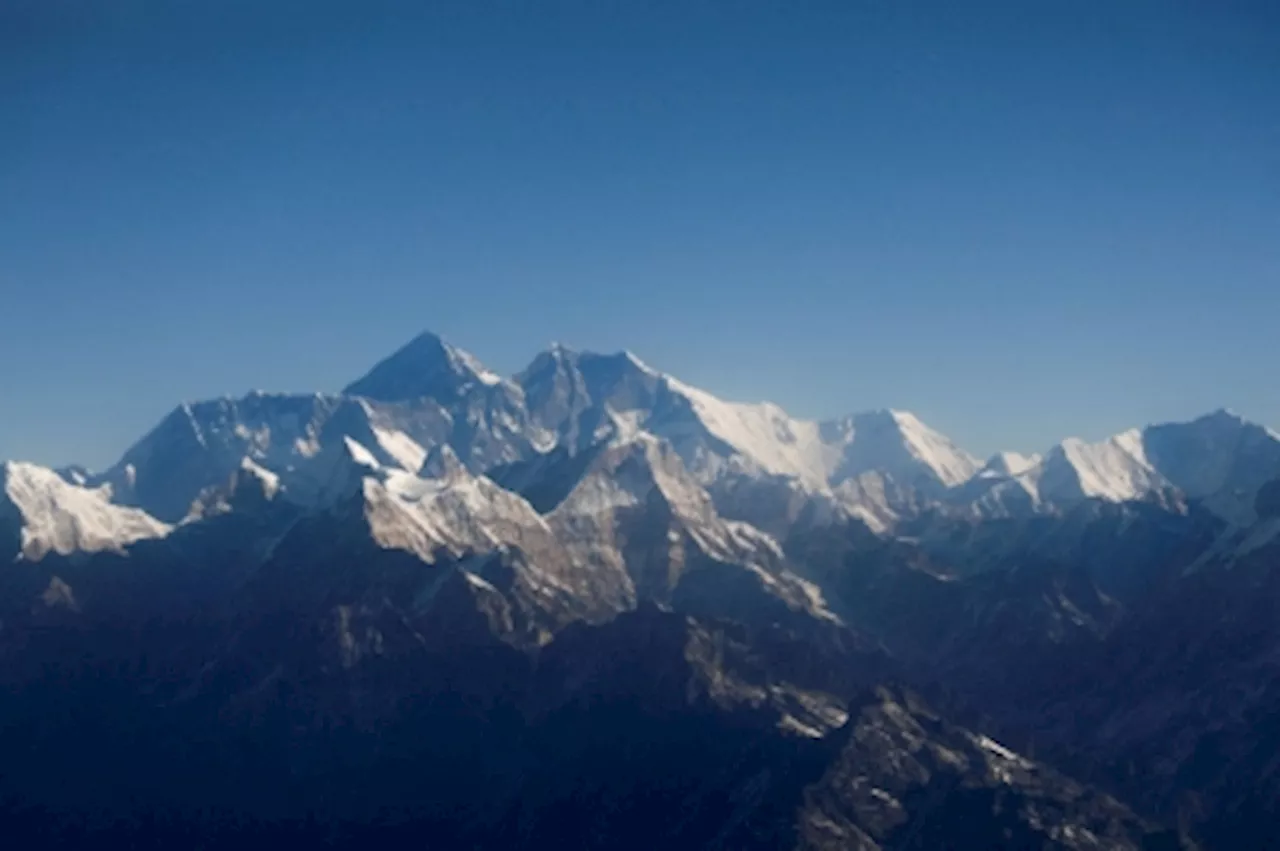 Nepal removes 11,000kg of waste from the Himalayas