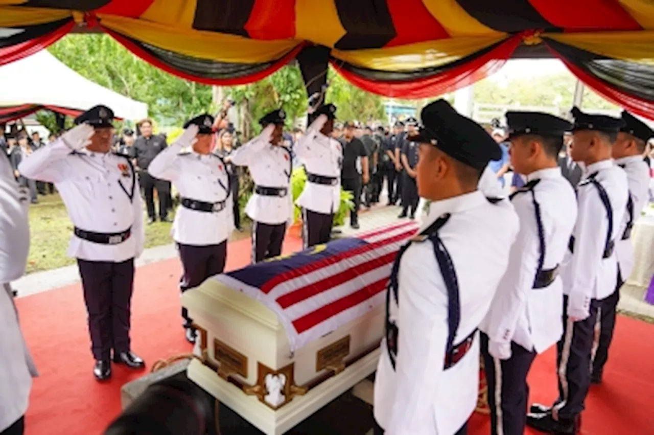 Sarawakian hero Etin Bijam laid to rest with full police honours