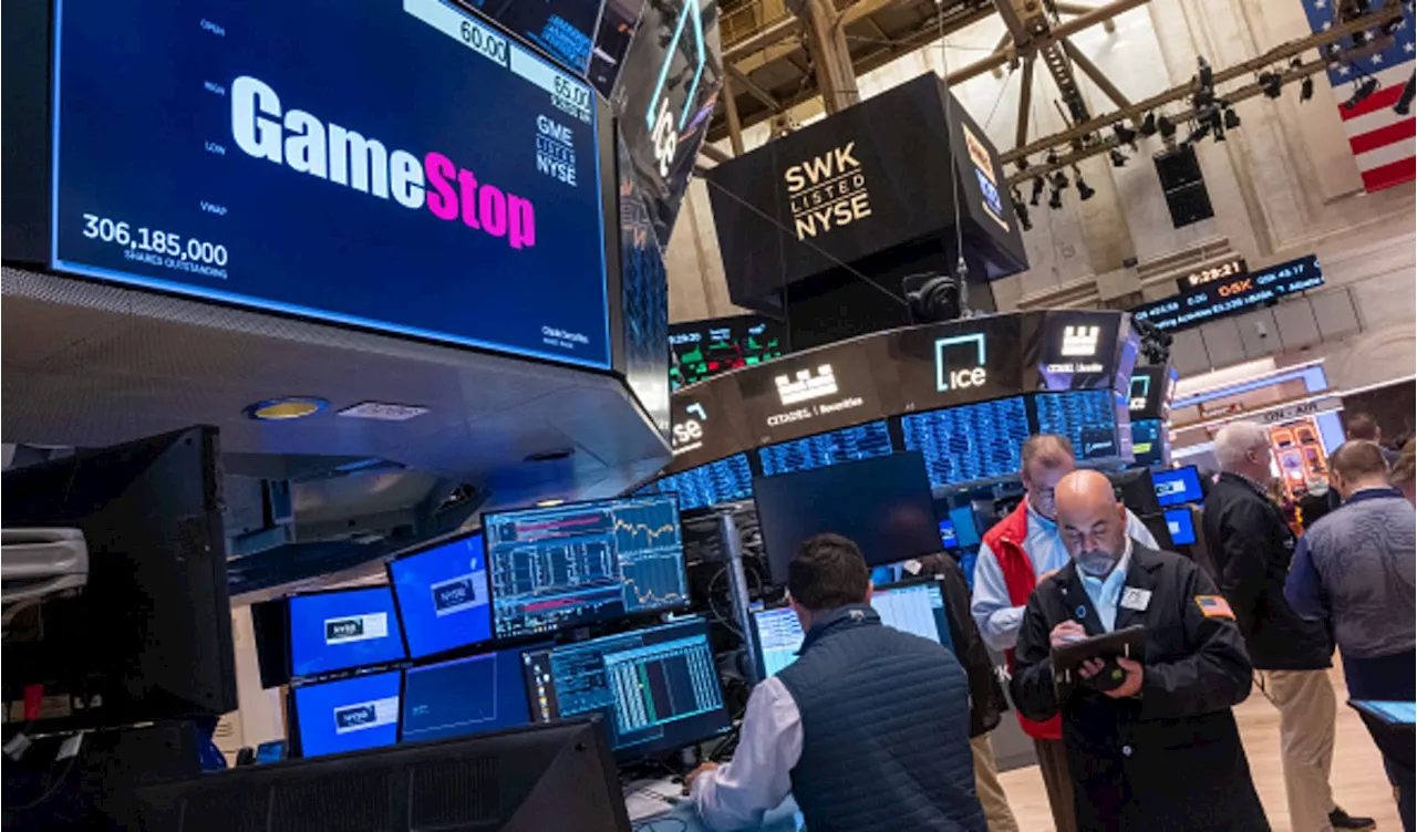 GameStop reports a 29% decline in sales and $32 million loss for the first quarter