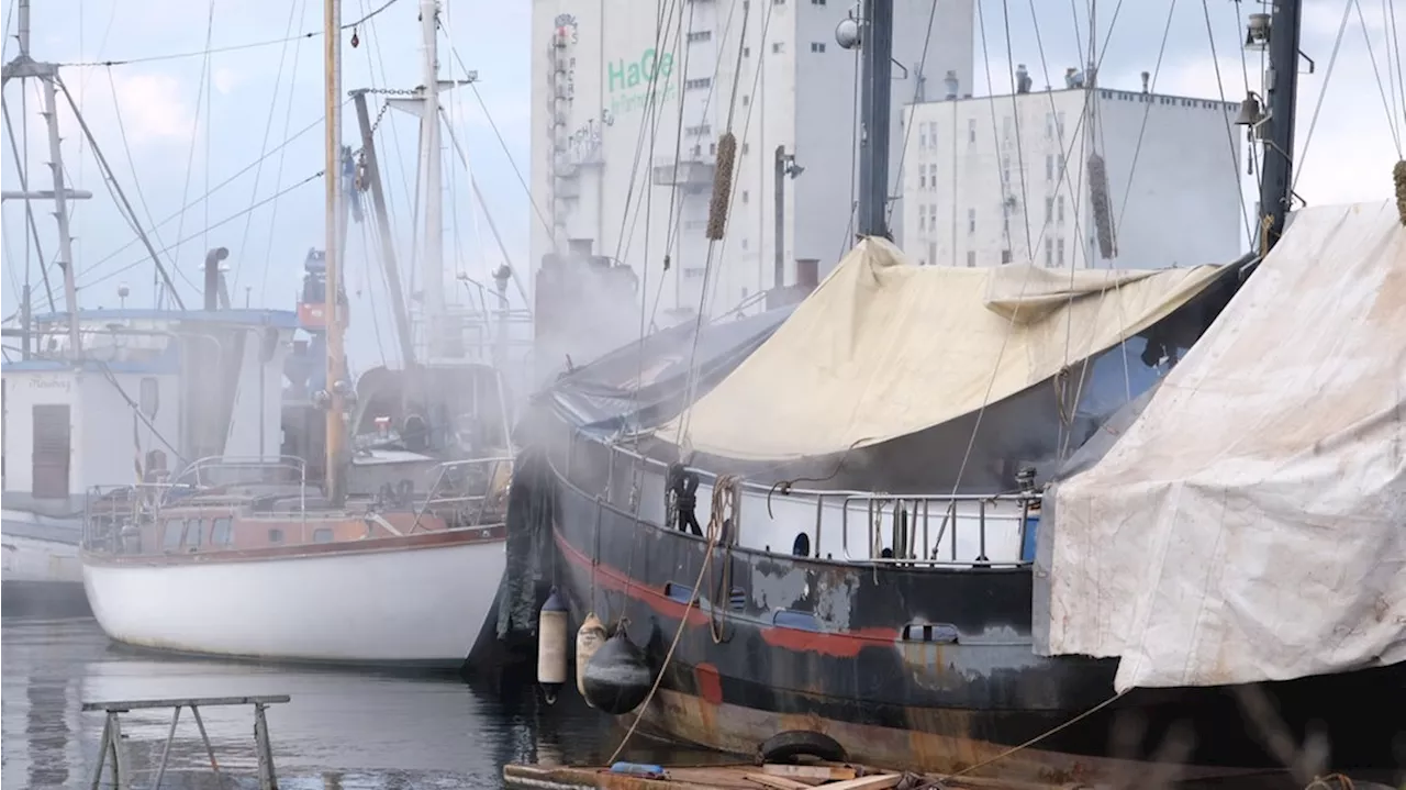 Brennende Schiffe in Flensburg und Eckernförde