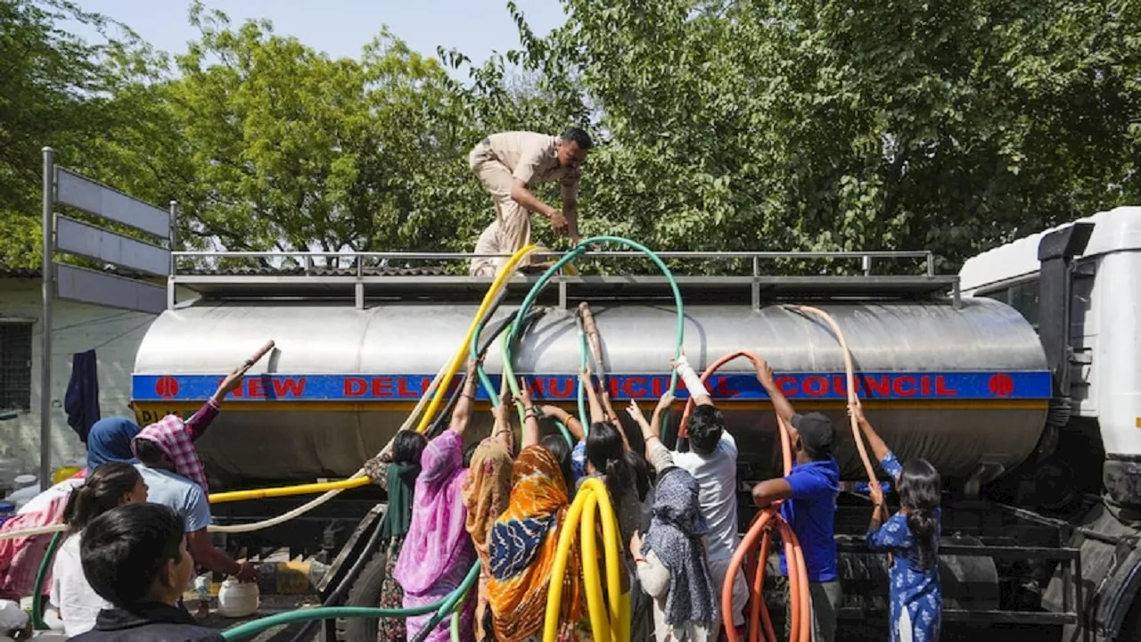 Water Crisis: उत्तर से लेकर दक्षिण तक जल संकट गहराया, कई राज्यों में हालात बद से बदतर