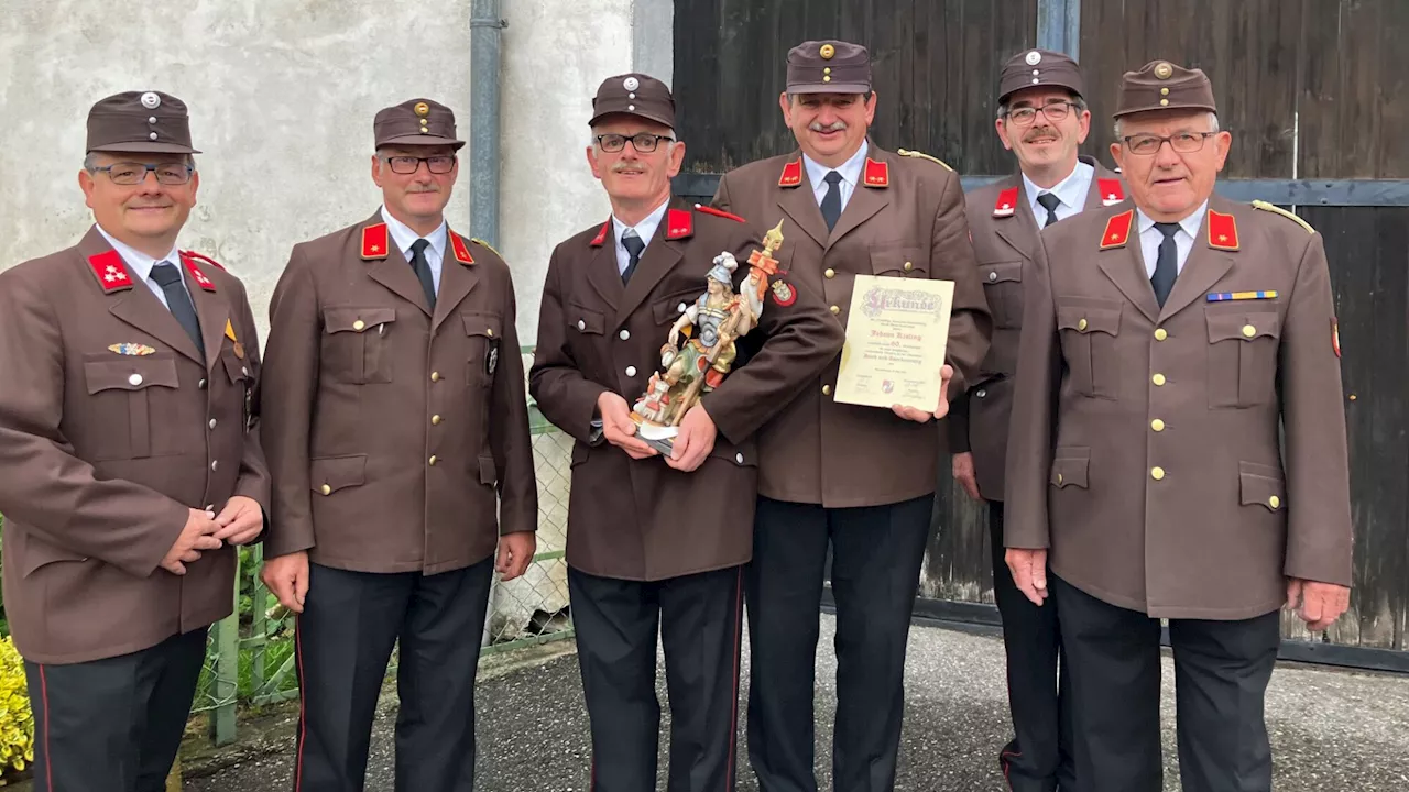 Unterwölblinger Feuerwehrmann feierte 60. Geburtstag