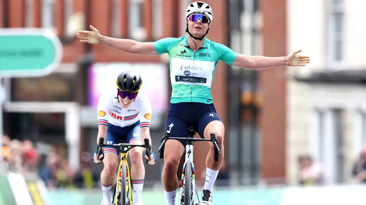 Kopecky onklopbaar in Tour of Britain, protesterende Vos verliest sprint in Catalonië