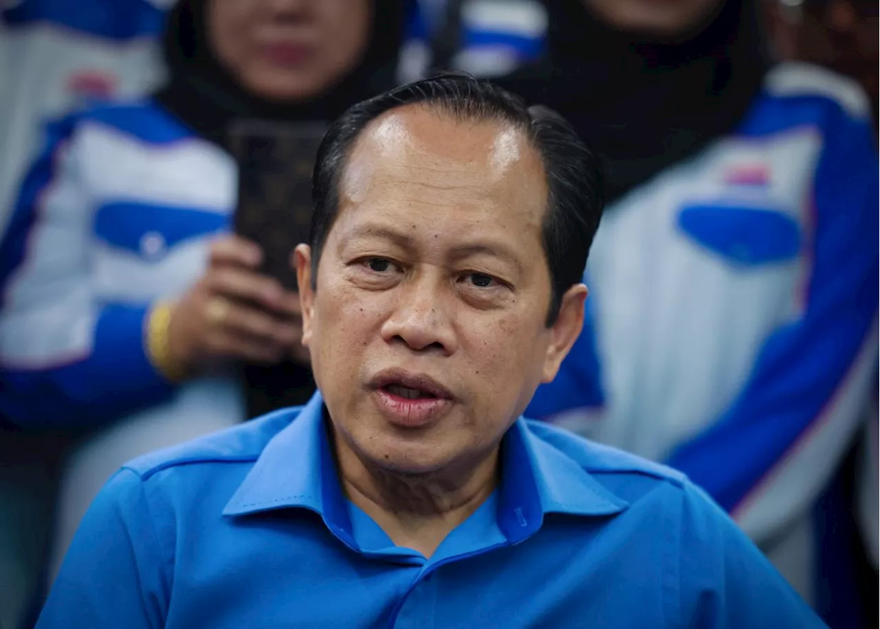 Small and medium-sized contractors can help grow local economy, says Ahmad Maslan