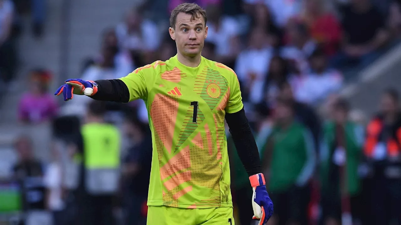 Duitsland wint week voor EK van Griekenland, ondanks fout Manuel Neuer