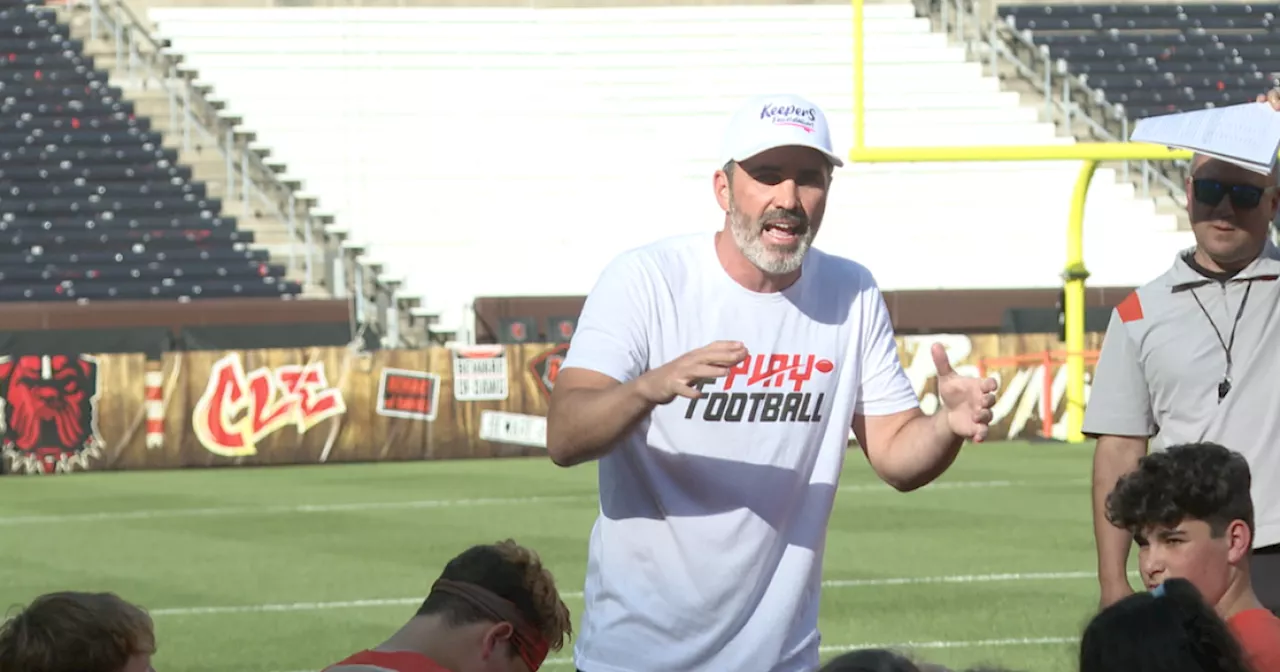 Browns HC Kevin Stefanski, family hold flag football camp in first 'Keepers Foundation' event