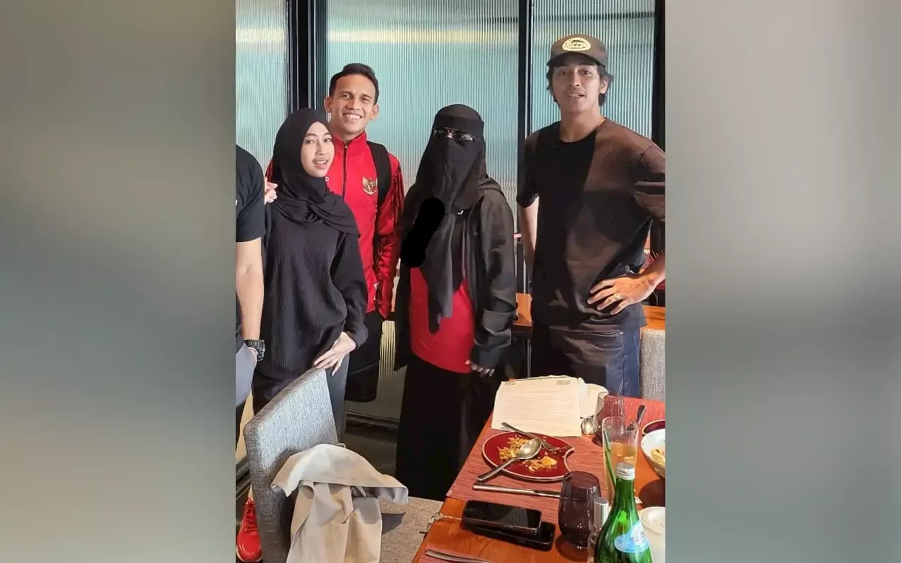 Pelukan Uwu Abidzar Putra Umi Pipik dan Egy Maulana di Ultah Adiba Khanza bak Ipar Goals