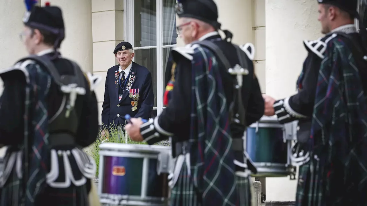 Un veterano de 90 años pide ayuda tras perder sus medallas en el aniversario del desembarco de Normandía