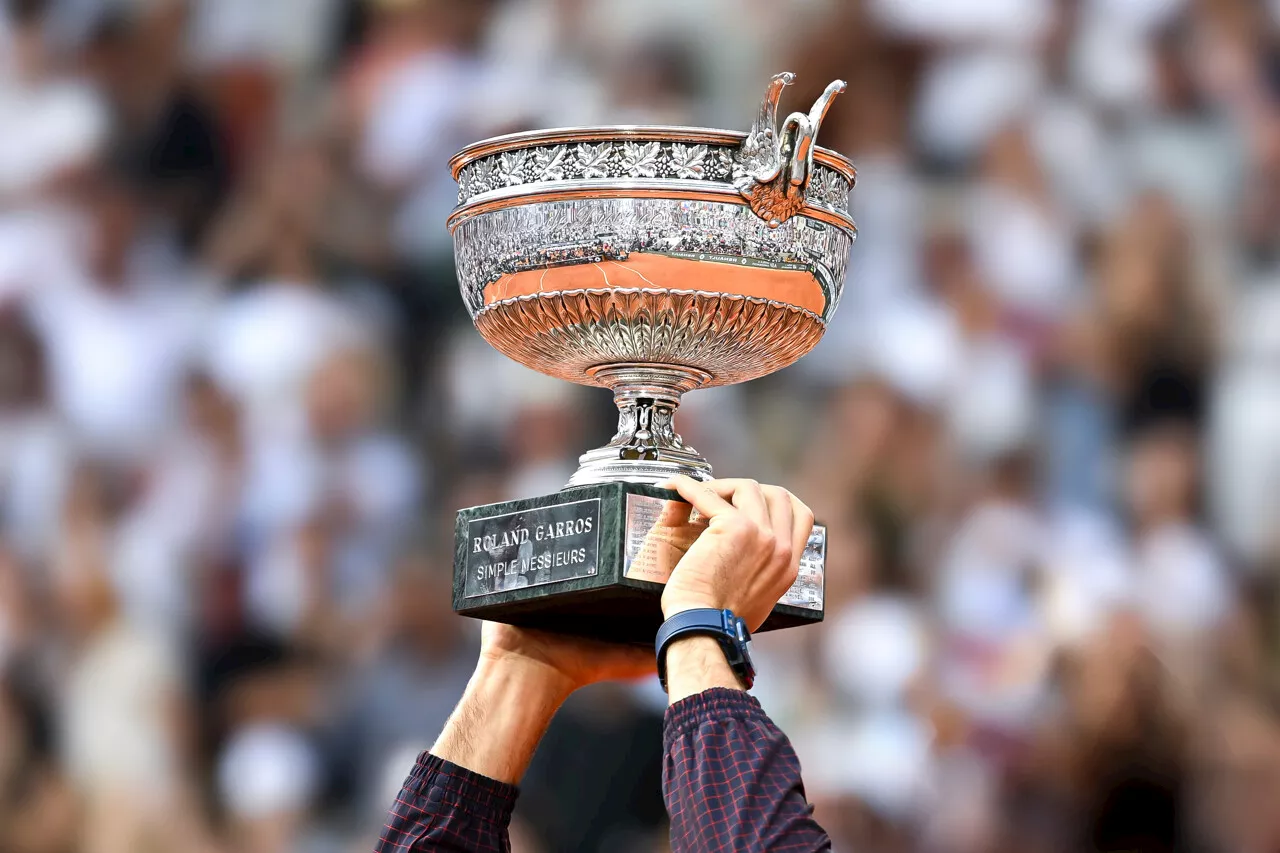 La même somme chez les hommes et les femmes : combien gagnent les vainqueurs de Roland-Garros ?