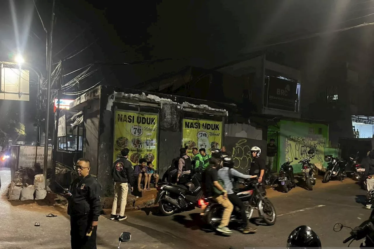 Polisi tangkap 10 remaja bersenjata tajam di Jakbar