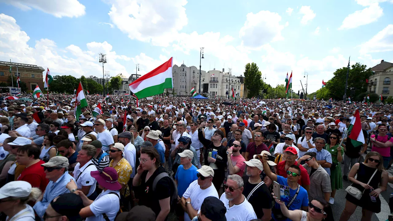 500 000 gegen Victor Orbán!: „Nehmen wir uns Ungarn zurück, Schritt für Schritt“