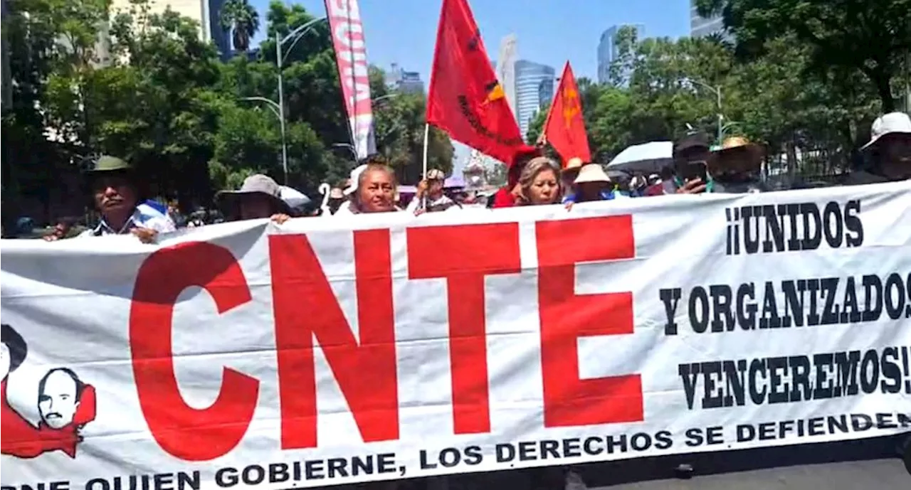 CNTE bloquea plazas comerciales en Tuxtla Gutiérrez