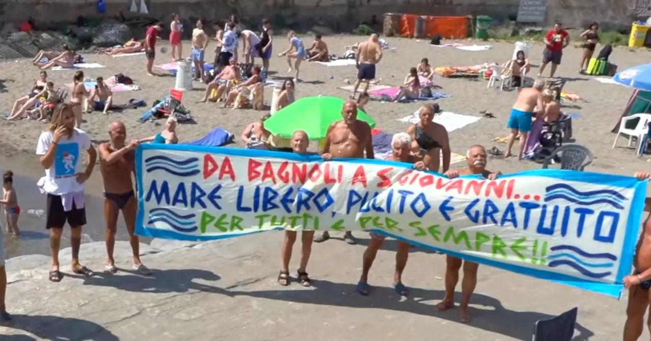 Napoli, protesta di “Mare Libero” per il diritto di accesso al litorale di Posillipo:…