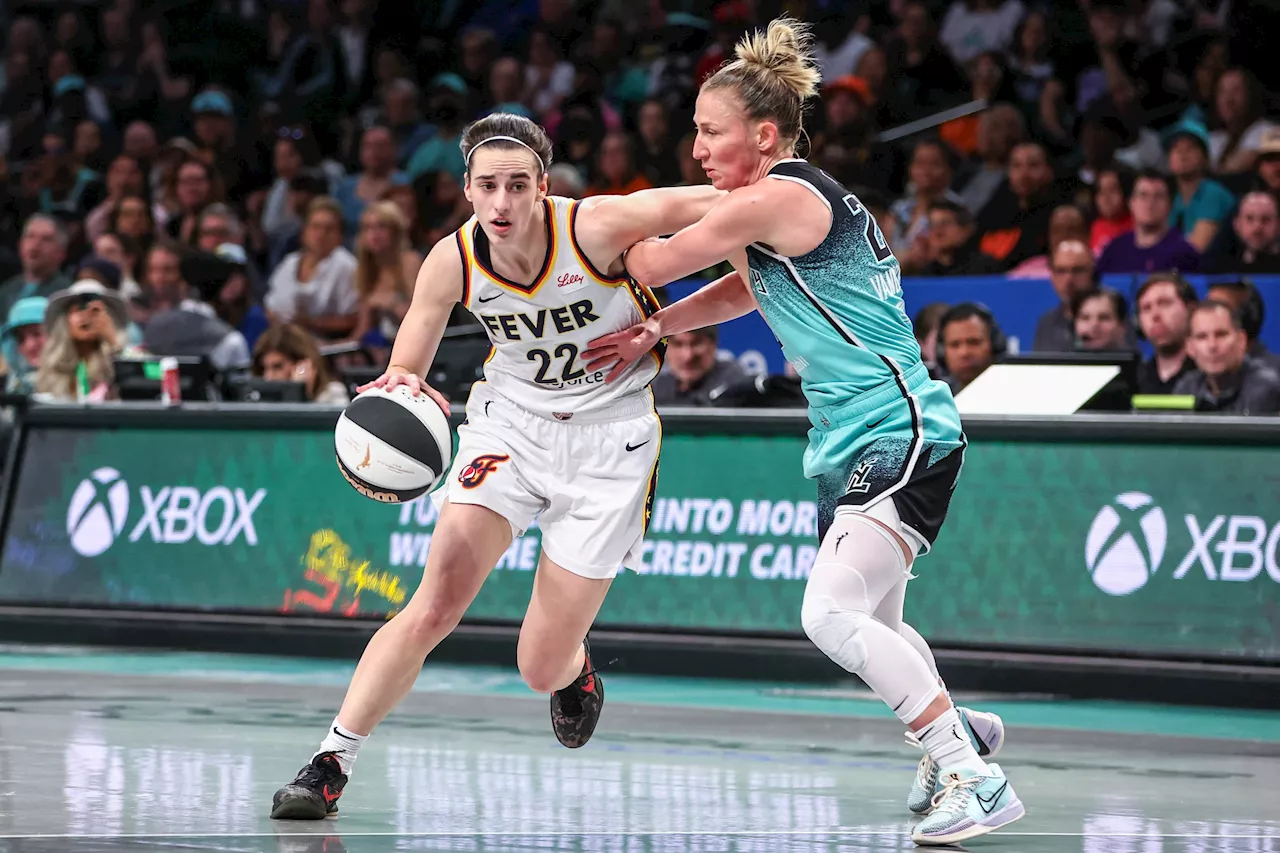 Caitlin Clark goes for 30 as Fever top winless Mystics