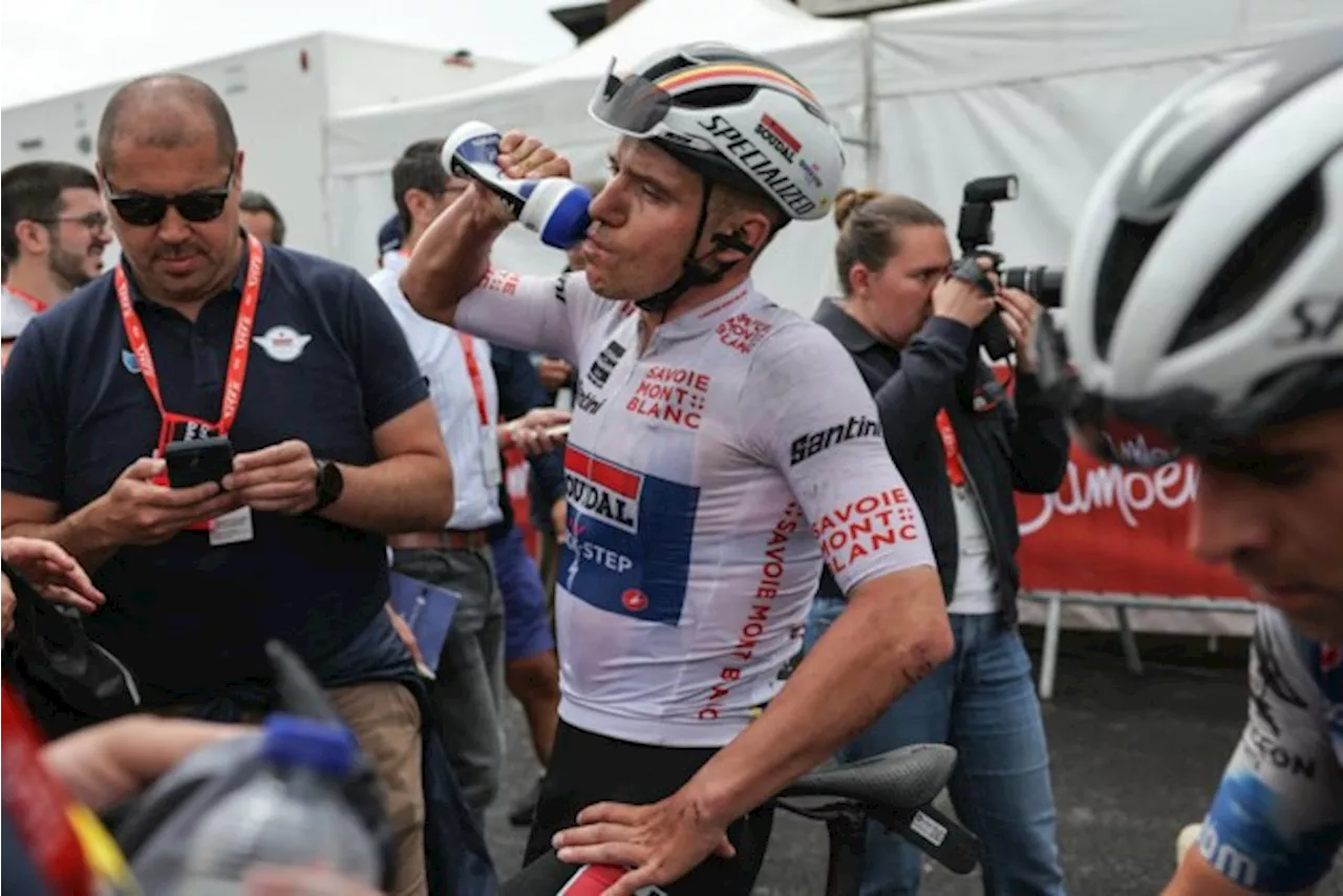 Geloste Remco Evenepoel moest “blindelings” finishen in de Dauphiné, maar panikeert niet richting Tour: “Het i