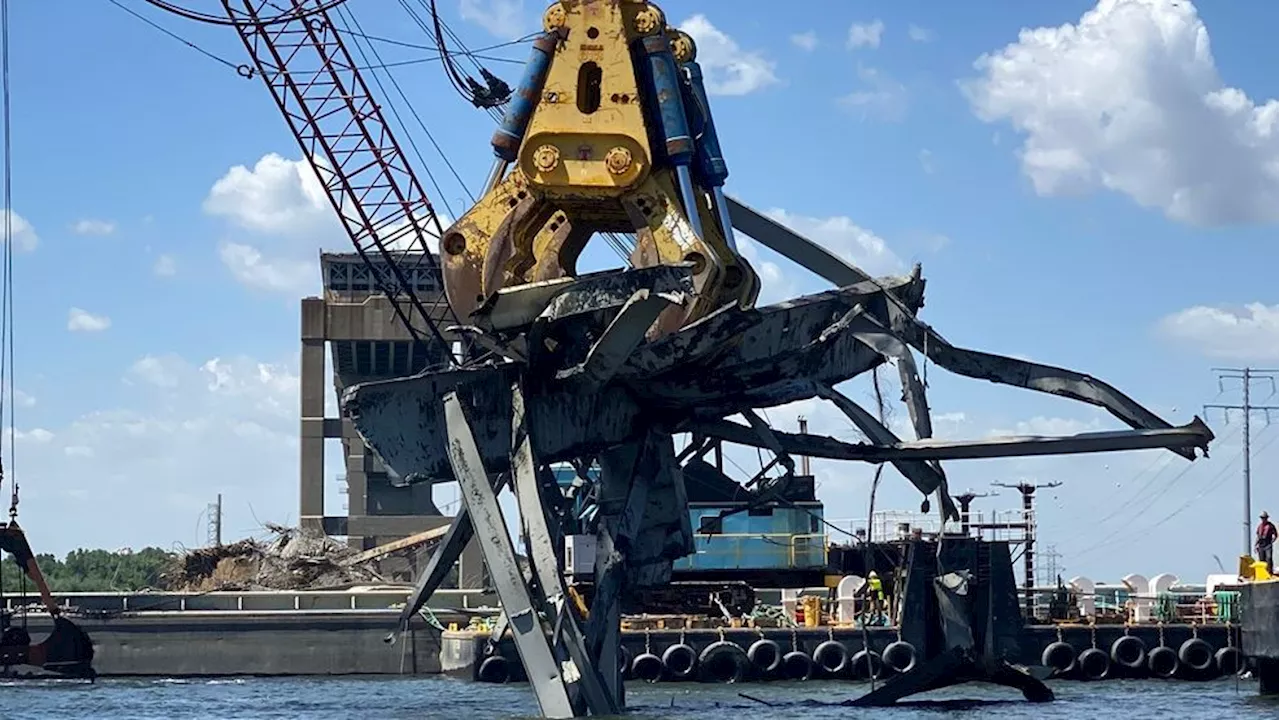 More steel lifted out of the Patapsco River as cleanup of the collapsed bridge continues