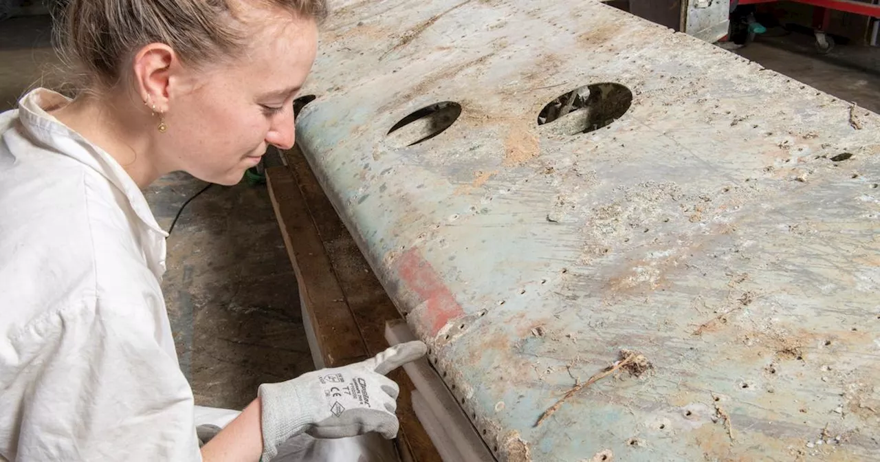 Un fragment de Spitfire anglais de la Seconde Guerre mondiale restauré à Nantes