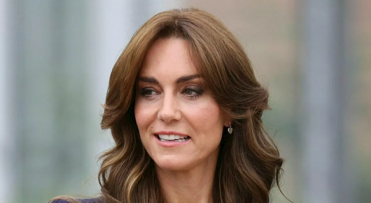 Kate Middleton e il tumore, la lettera che commuove: «Spero di potervi rappresentare di nuovo tutti molto pres