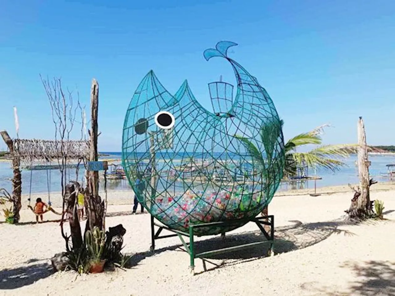 La Union puts up creative trash bins in tourist sites