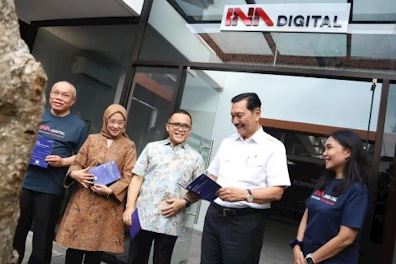 Menteri Luhut Kunjungi PERURI, Tinjau Area Kerja INA DIGITAL Sebagai Tempat Berkumpulnya Talenta Digital Anak Bangsa