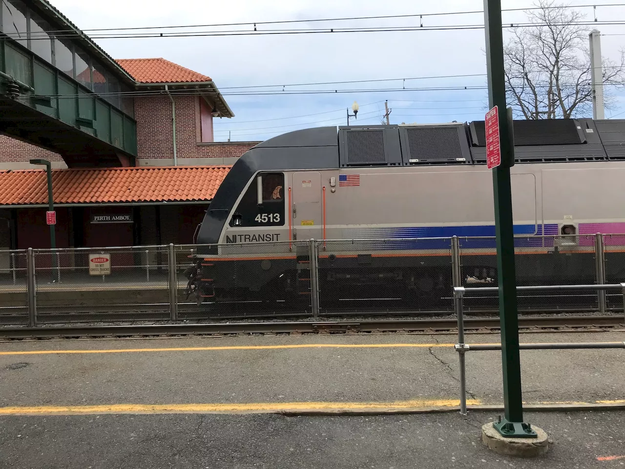 Major delays on NJ transit trains to NYC to end tough week for commuters