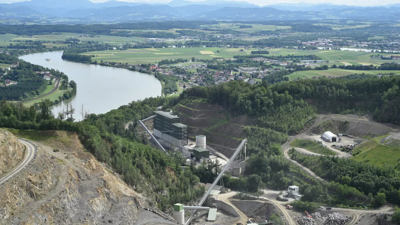 Achtung, hier wird gleich gesprengt: Zu Besuch im Hartsteinwerk Loja