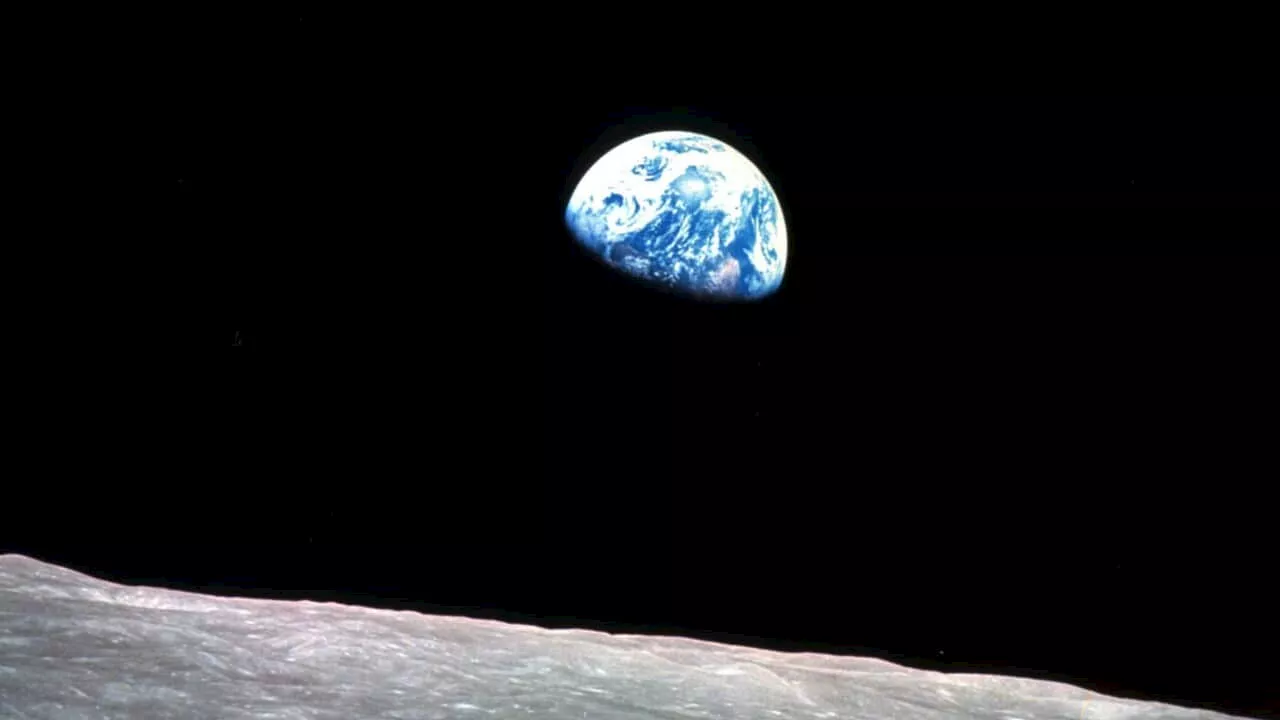 Apollo 8 astronaut who took this iconic photo of Earth from space has died in a plane crash