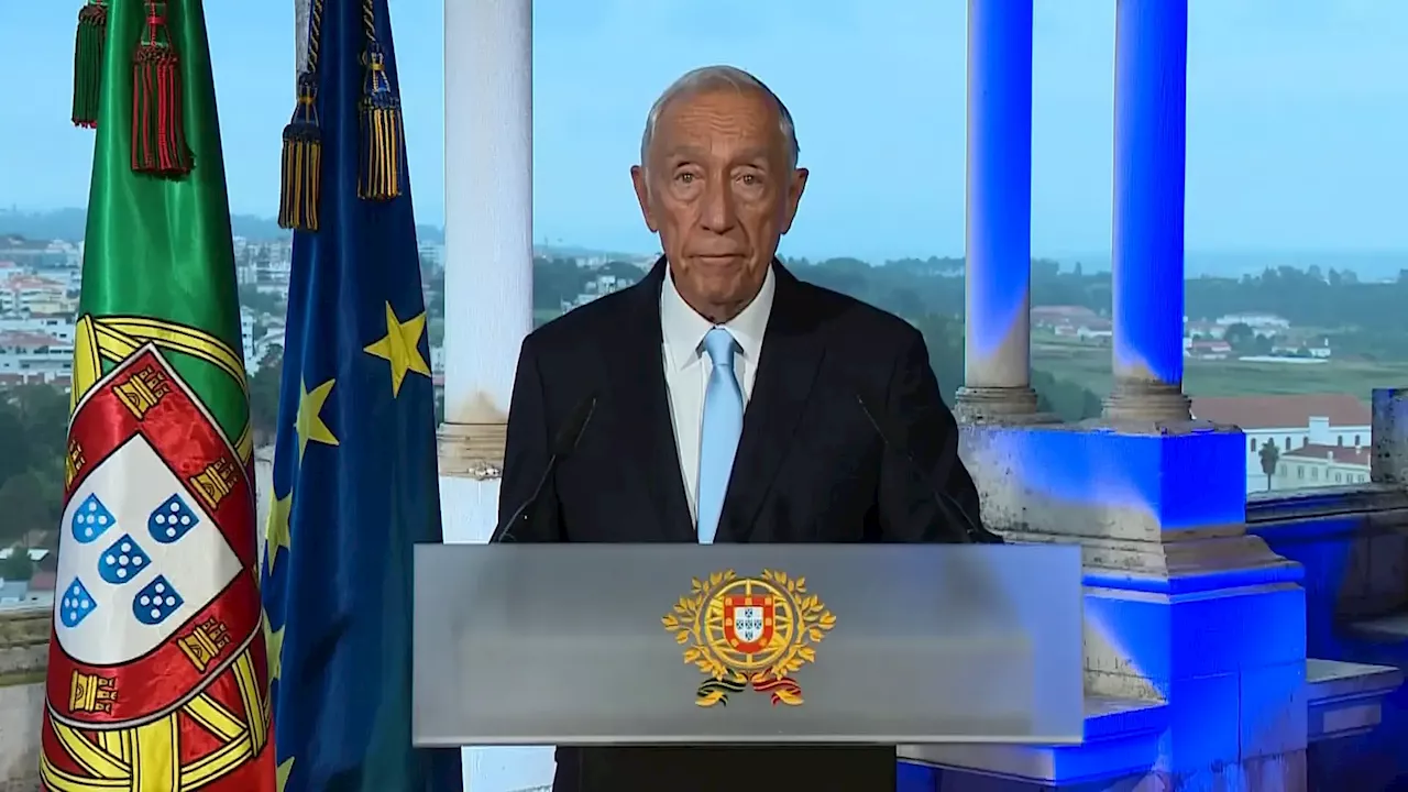 'Não votar é meter a cabeça na areia': Marcelo apela a participação nas europeias