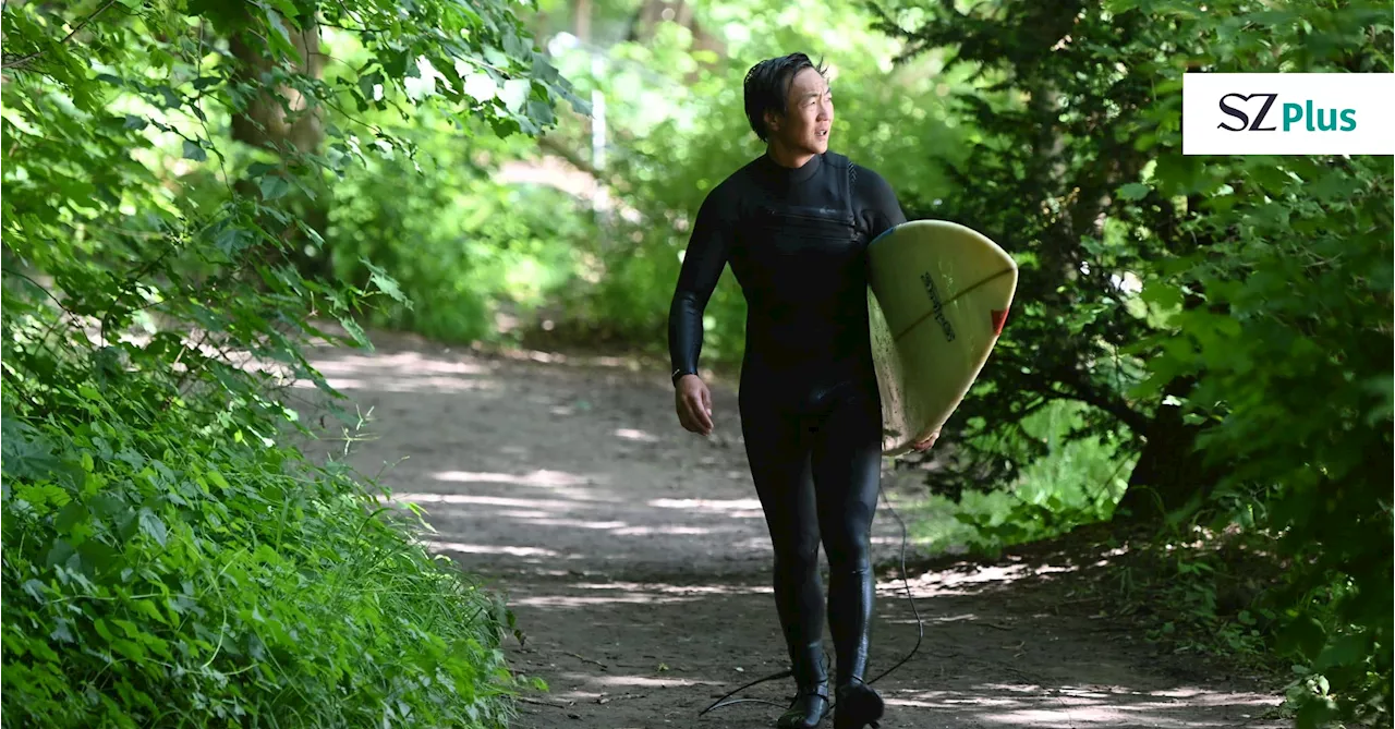 Englischer Garten, München: Der surfende Schatzsucher vom Eisbach