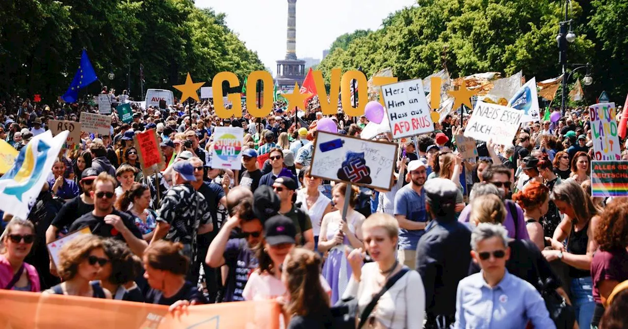 Tausende bei Demo gegen Rechtsextremismus in Berlin