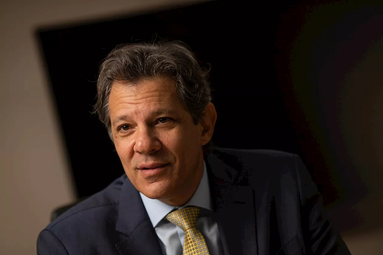 Ibovespa amplia queda, dólar vai a R$ 5,32 e juros disparam com Haddad no foco